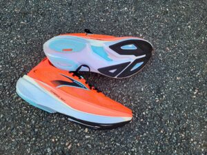 Plattenracer von Brooks 2025  (c) Laufschuhkauf.de