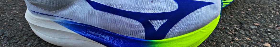 Titelbild Mizuno Hyperwarp Pure (c) Laufschuhkauf.de