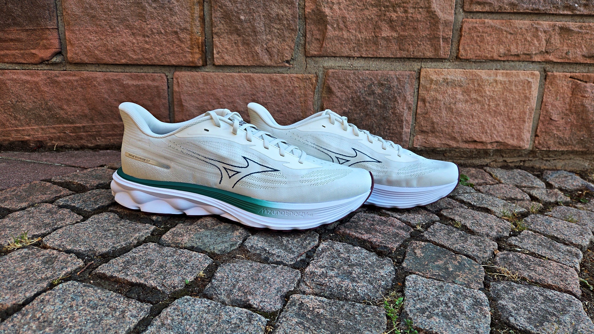 Titelbild Mizuno Wave Skyrise 7 (c) Laufschuhkauf.de Titelbild Mizuno Wave Skyrise 7 (c) Laufschuhkauf.de