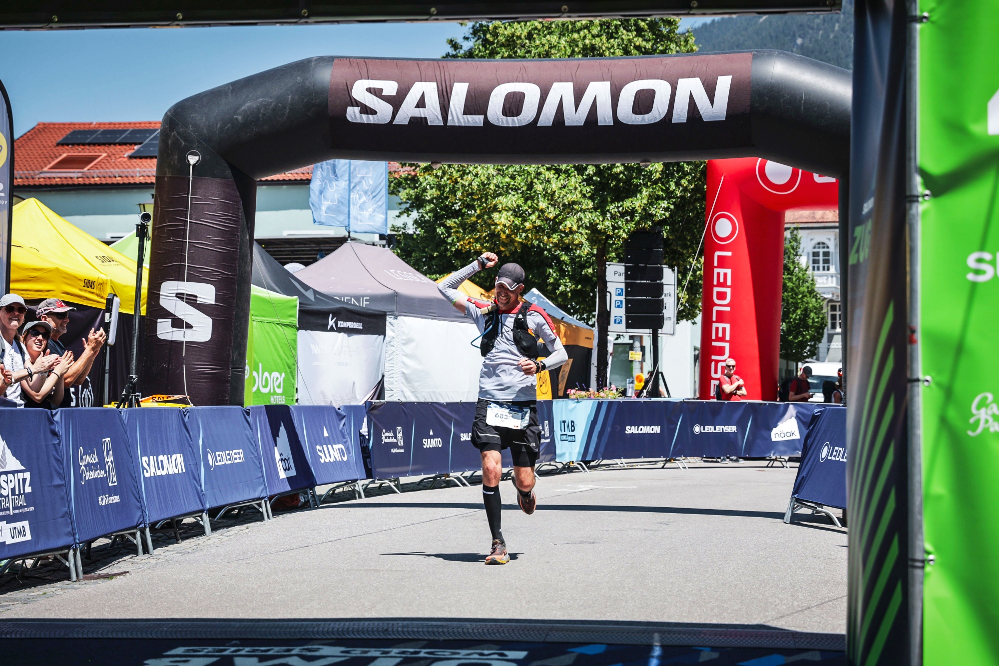 Zieleinlauf ZUT 2026 Cascadia 20 (c) Laufschuhkauf.de Zieleinlauf ZUT 2026 Cascadia 20 (c) Laufschuhkauf.de